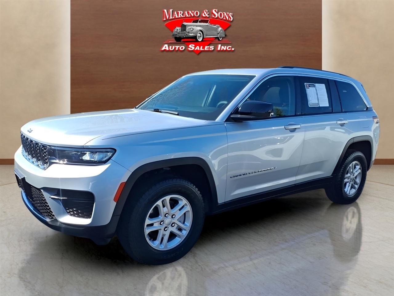 2023 Jeep Grand Cherokee Laredo 4x4