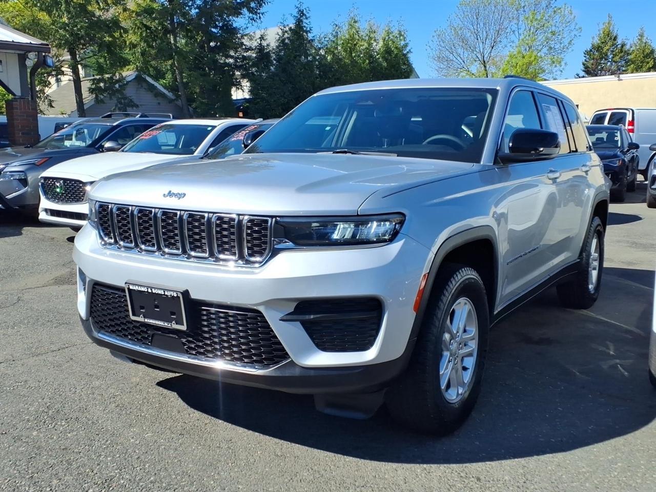 2023 Jeep Grand Cherokee Laredo 4x4