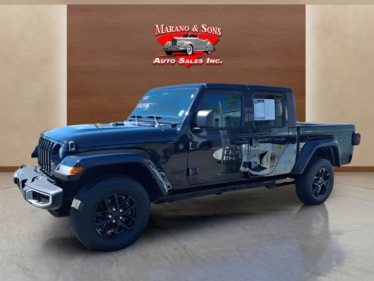 2022 Jeep Gladiator Sport S's photo