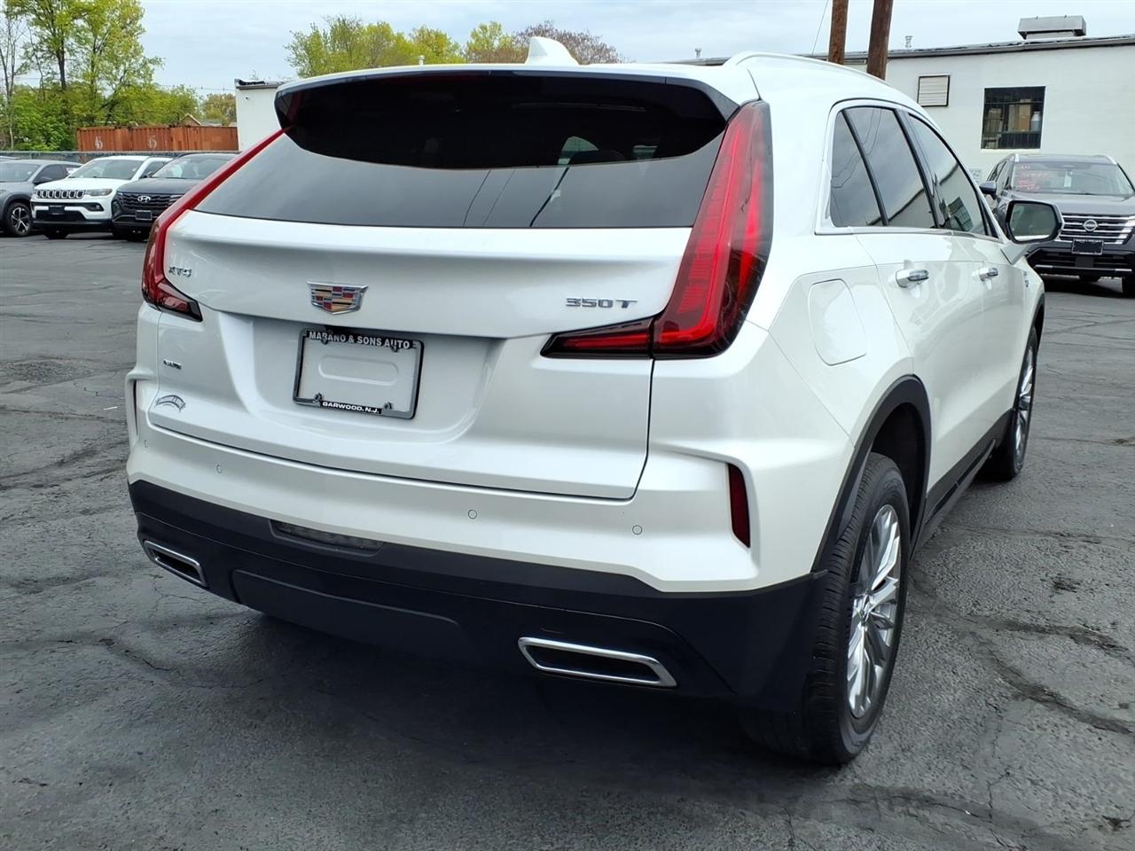 Cadillac XT4 AWD 4dr Premium Luxury 2024
