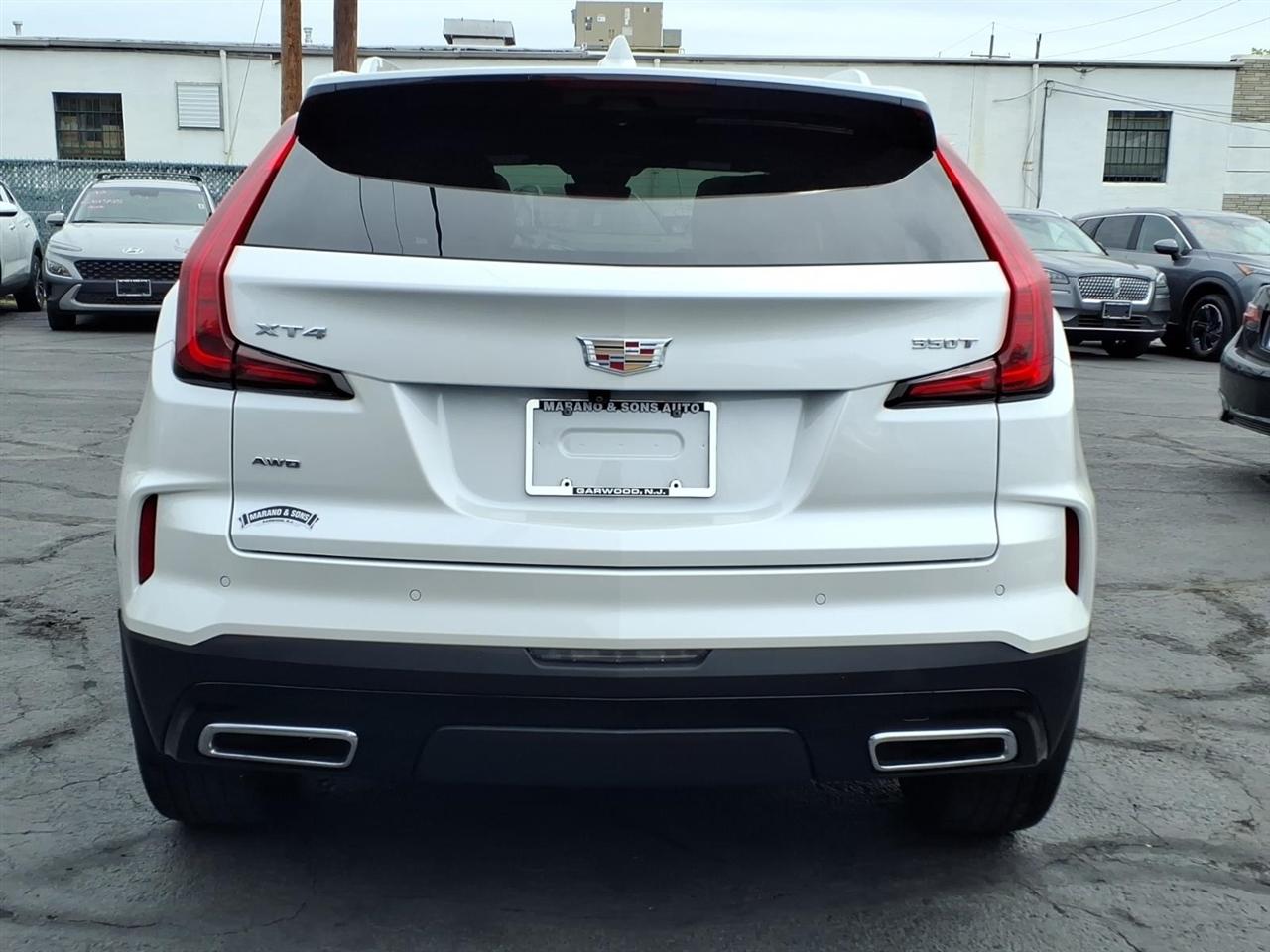 Cadillac XT4 AWD 4dr Premium Luxury 2024