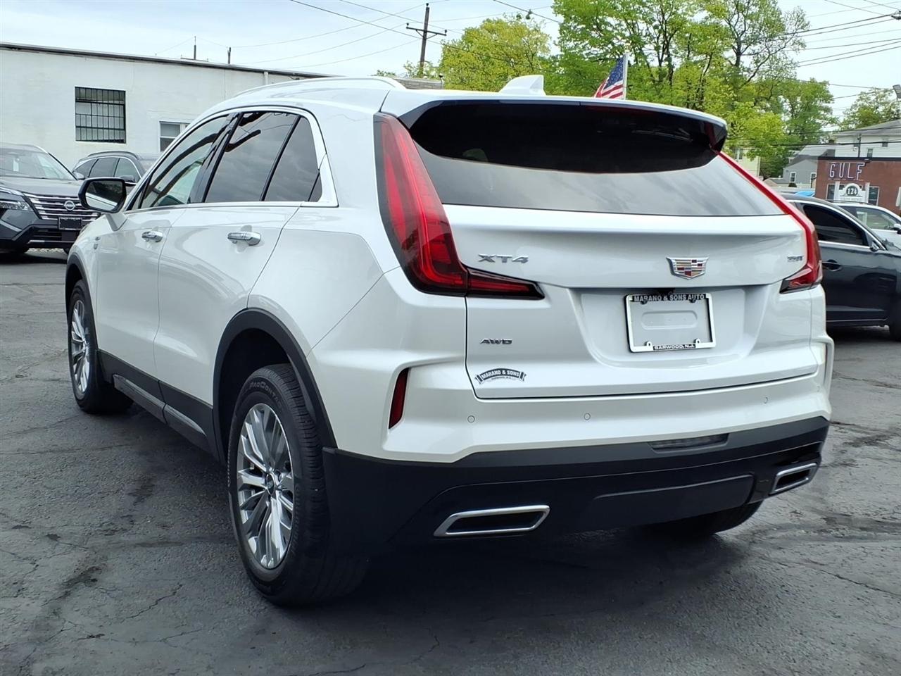 Cadillac XT4 AWD 4dr Premium Luxury 2024