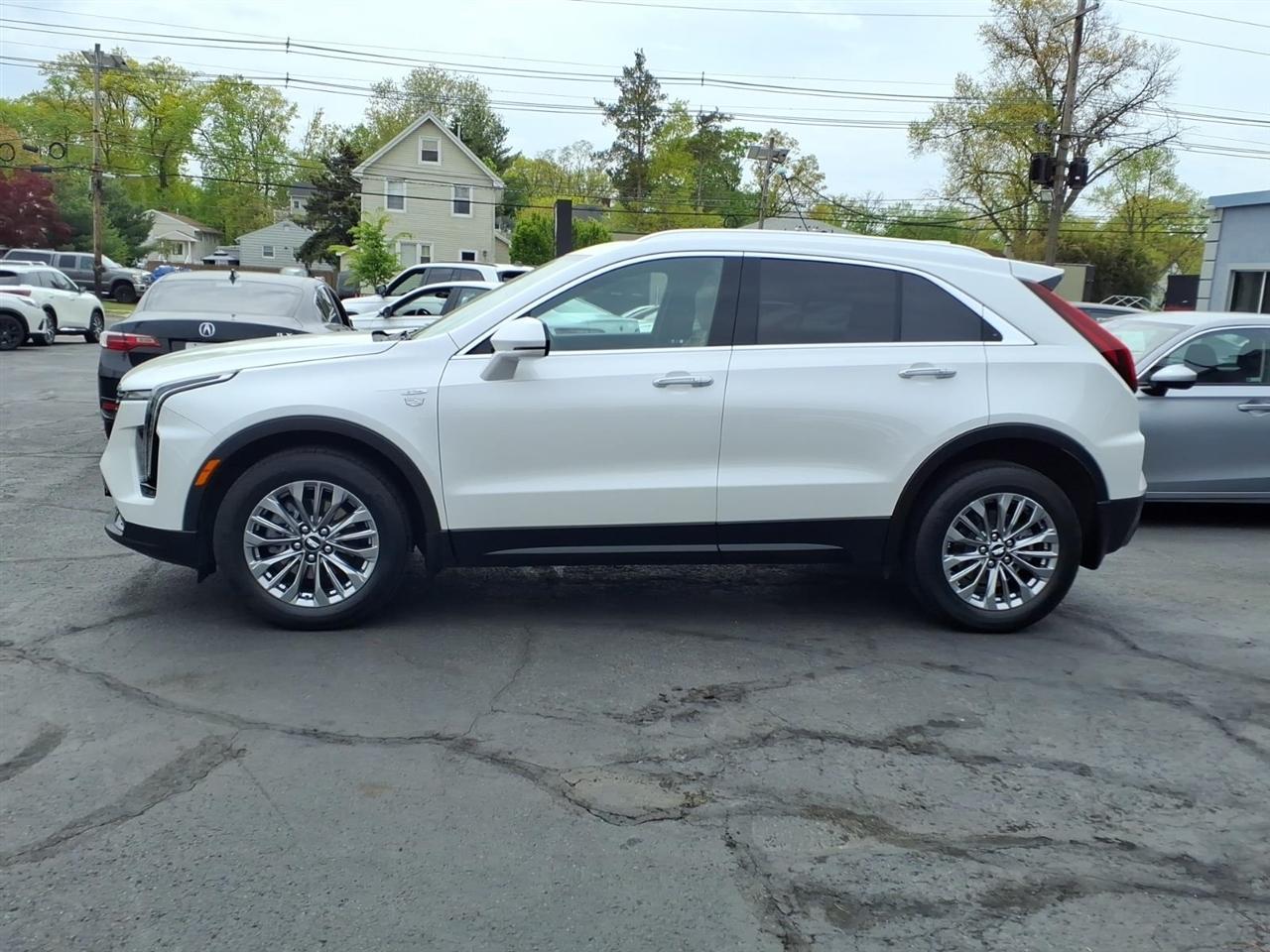 Cadillac XT4 AWD 4dr Premium Luxury 2024