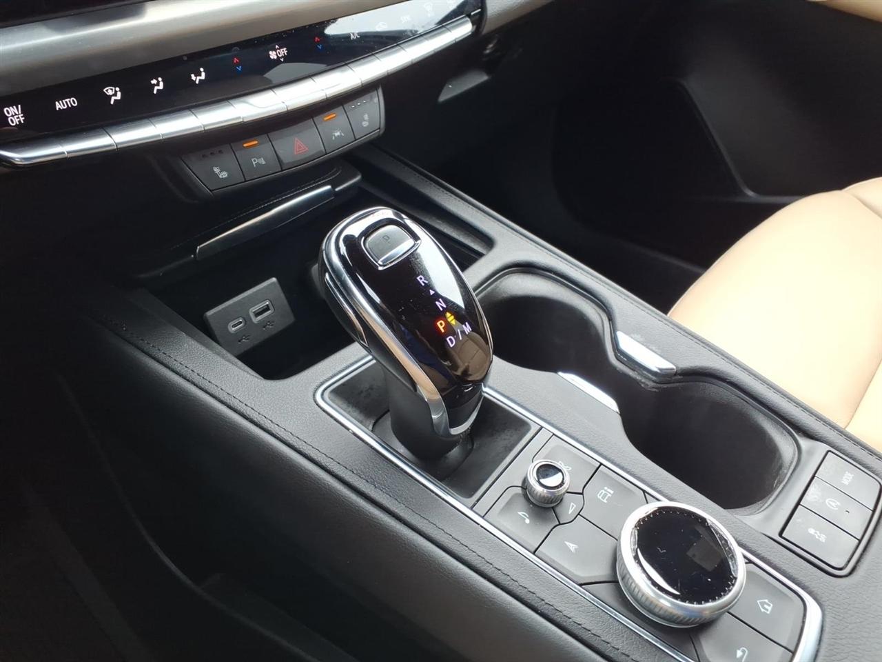 Cadillac XT4 AWD 4dr Premium Luxury 2024