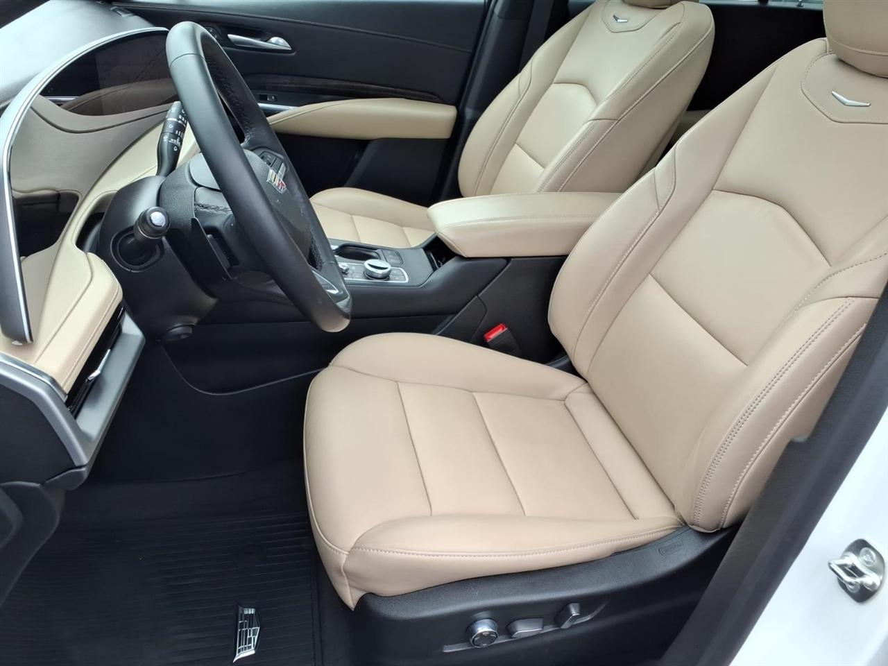 Cadillac XT4 AWD 4dr Premium Luxury 2024