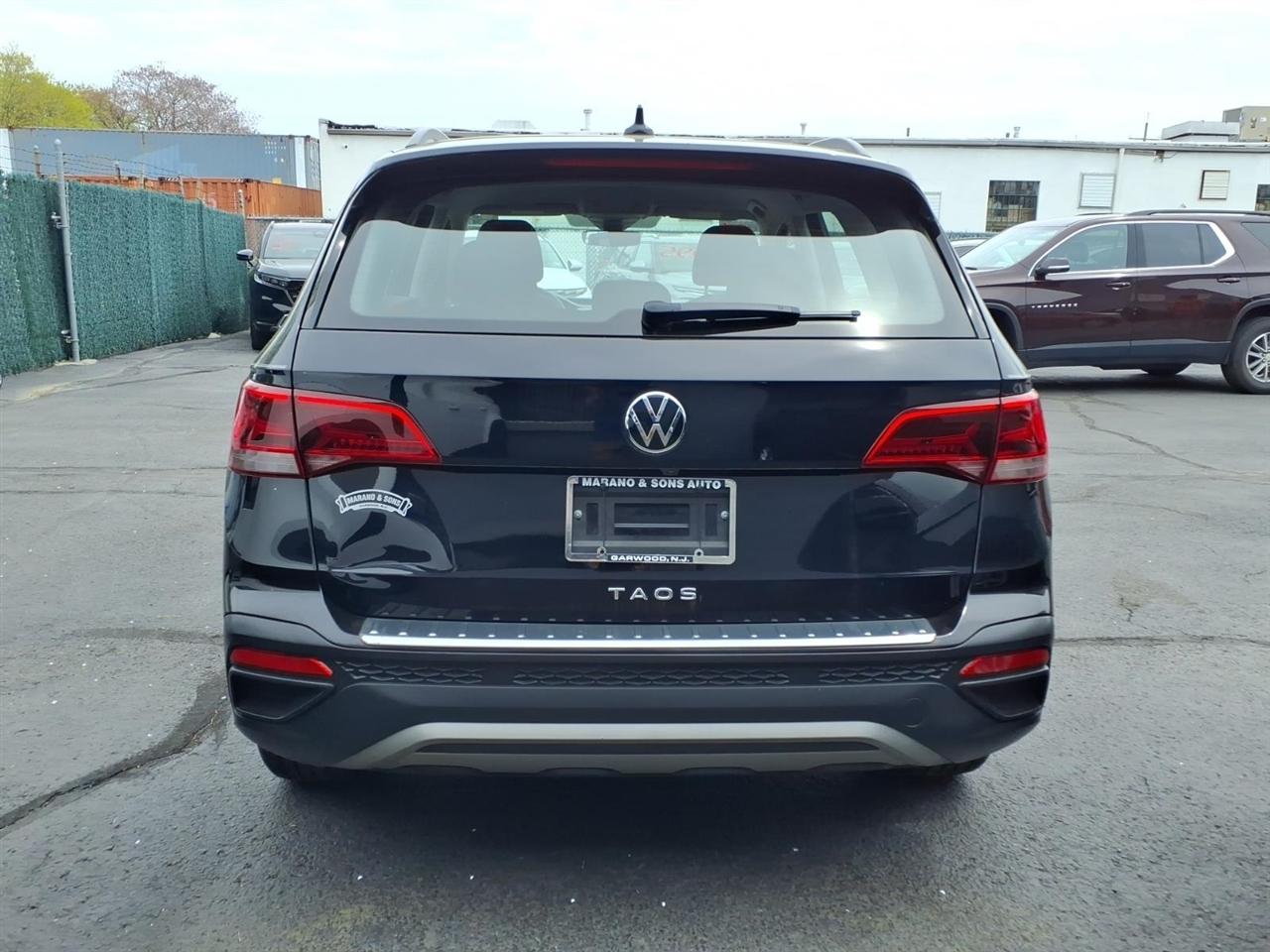 Volkswagen Taos S FWD 2024