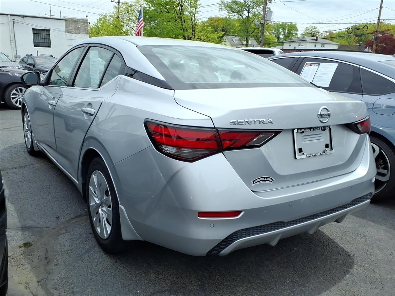 Nissan Sentra S CVT 2020