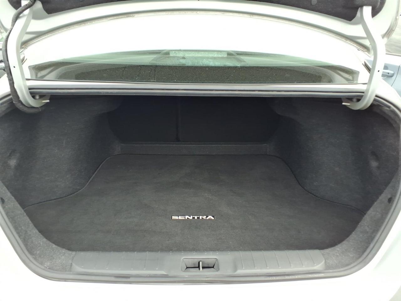 Nissan Sentra S CVT 2020