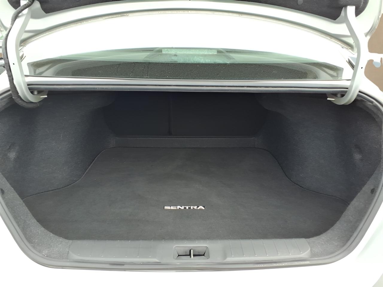 Nissan Sentra S CVT 2020