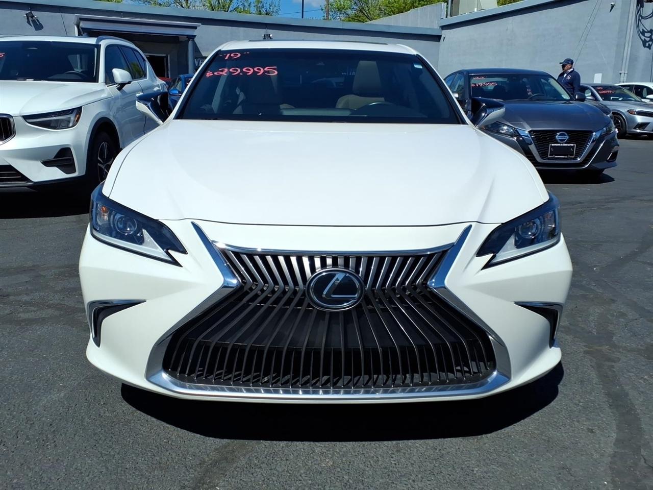 Lexus ES ES 350 FWD 2019