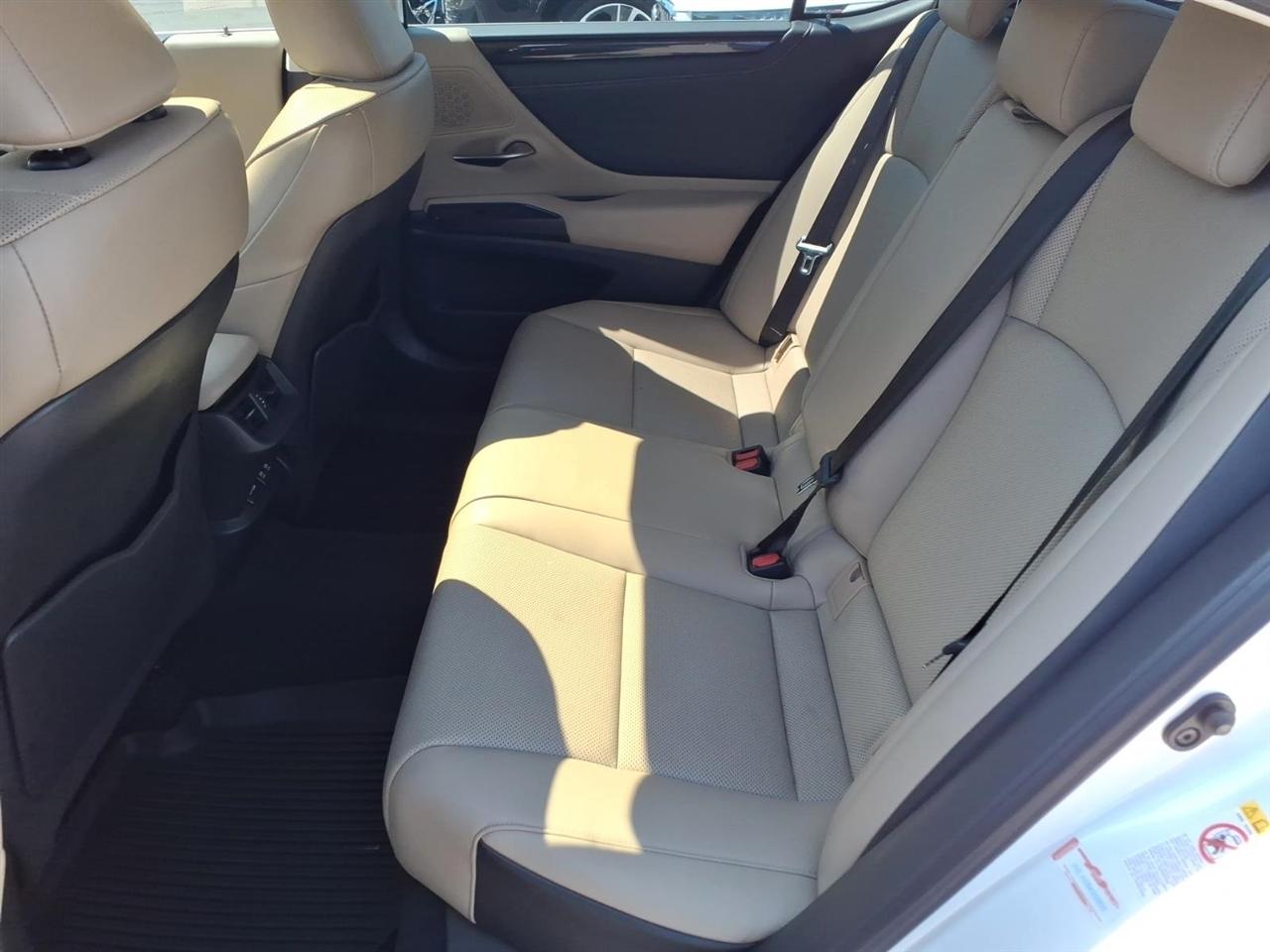 Lexus ES ES 350 FWD 2019