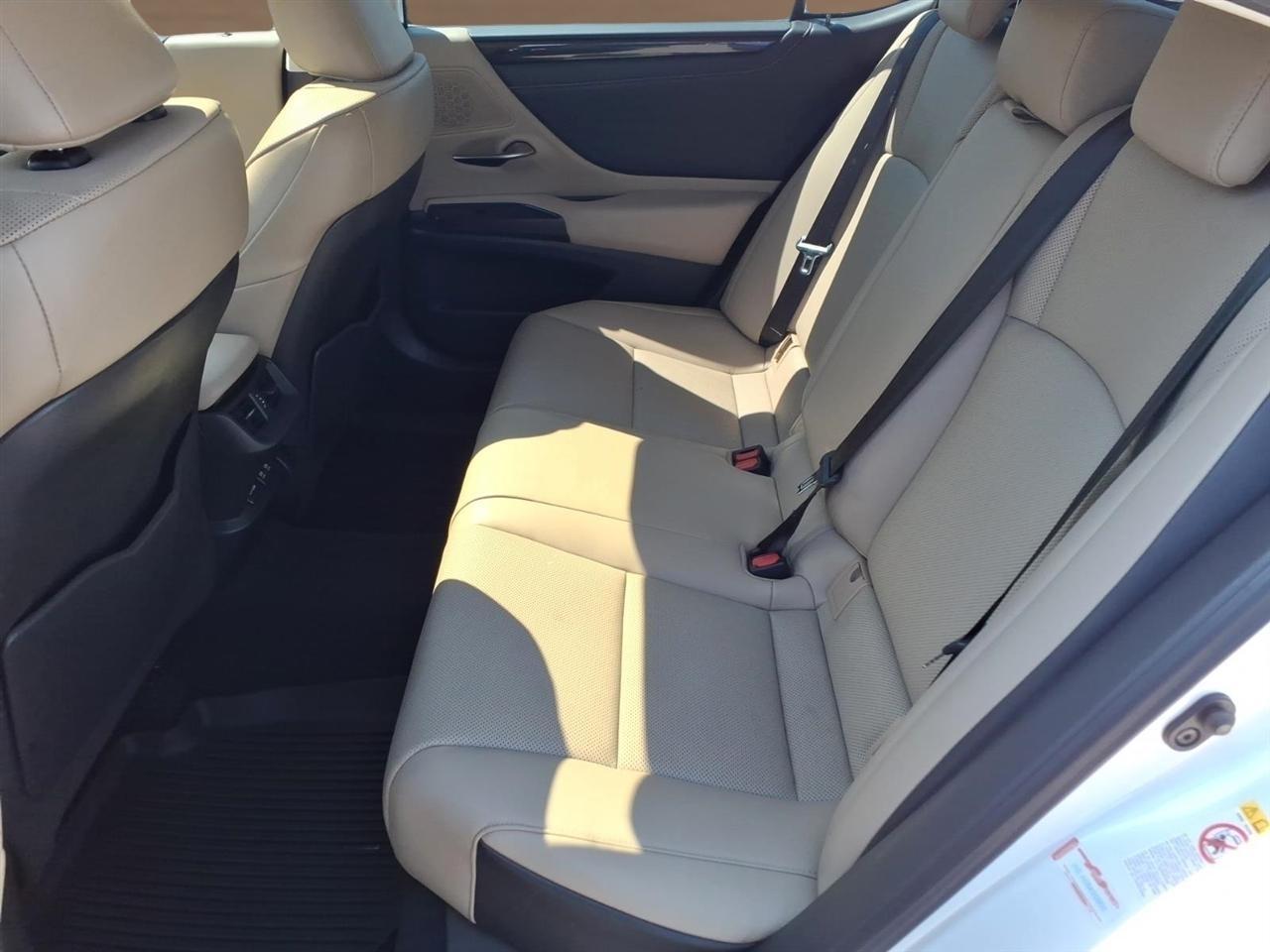 Lexus ES ES 350 FWD 2019