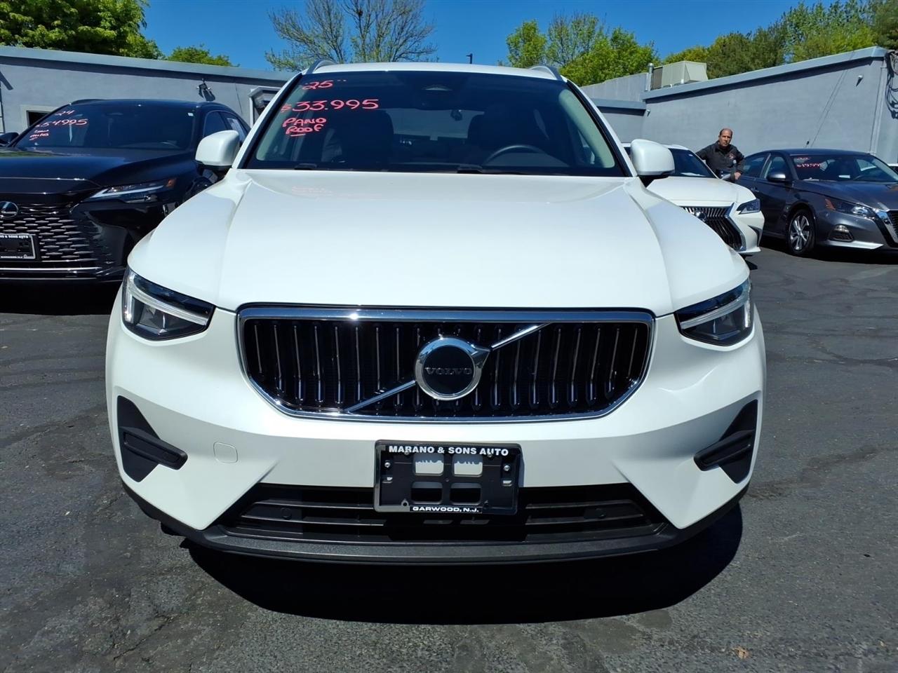 Volvo XC40 B5 AWD Core Bright Theme 2025