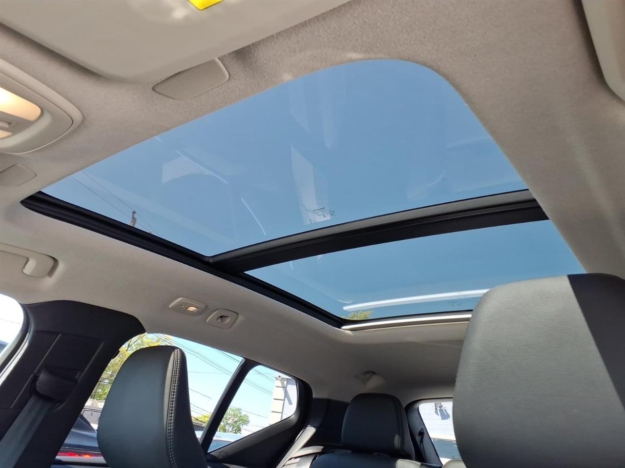 Volvo XC40 B5 AWD Core Bright Theme 2025