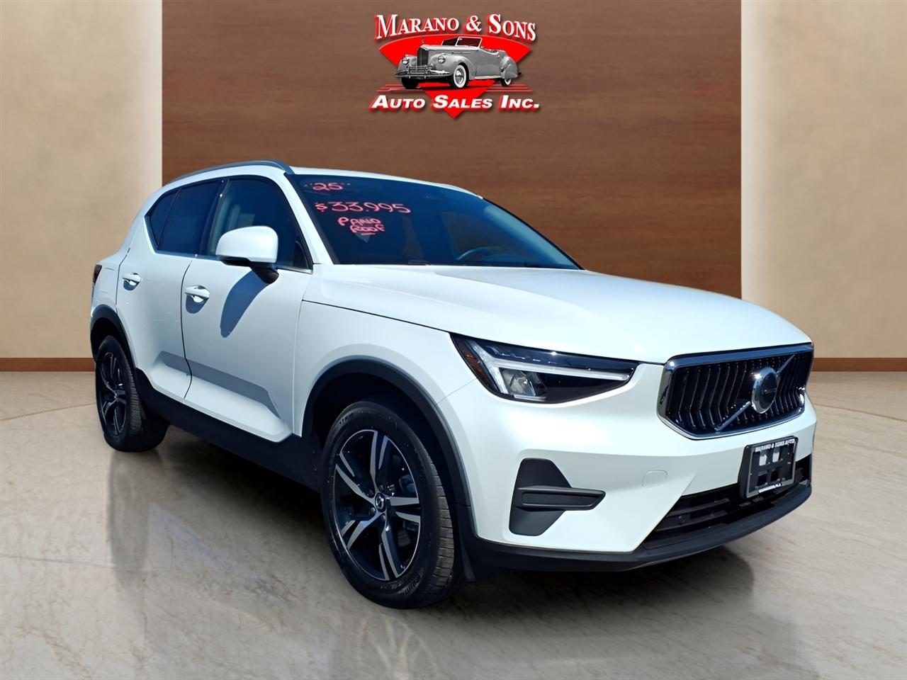 Volvo XC40 B5 AWD Core Bright Theme 2025