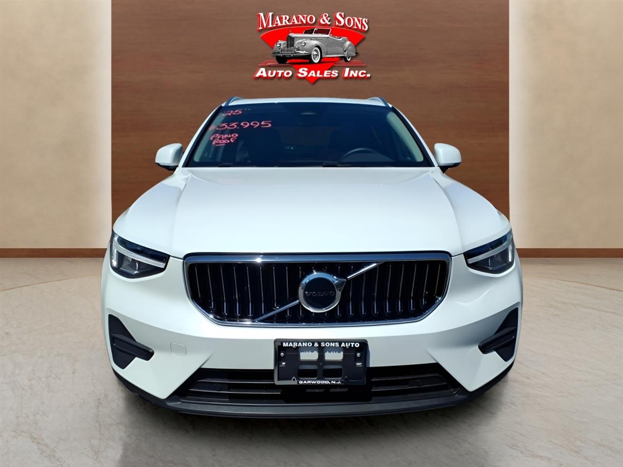 Volvo XC40 B5 AWD Core Bright Theme 2025