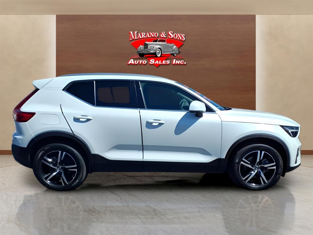 Volvo XC40 B5 AWD Core Bright Theme 2025