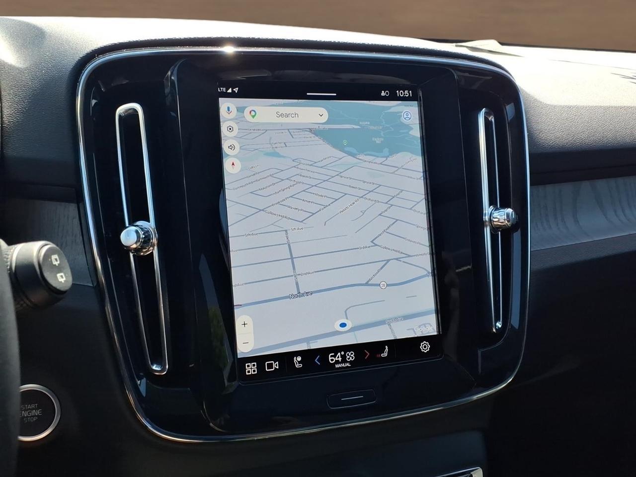 Volvo XC40 B5 AWD Core Bright Theme 2025