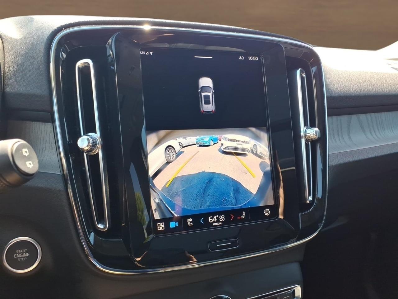 Volvo XC40 B5 AWD Core Bright Theme 2025