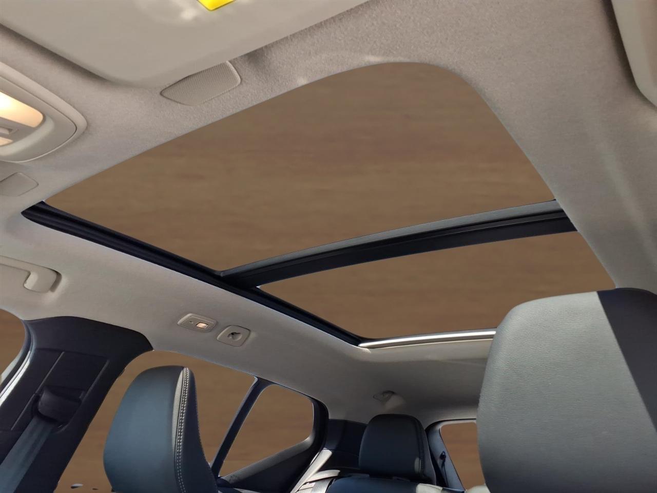 Volvo XC40 B5 AWD Core Bright Theme 2025