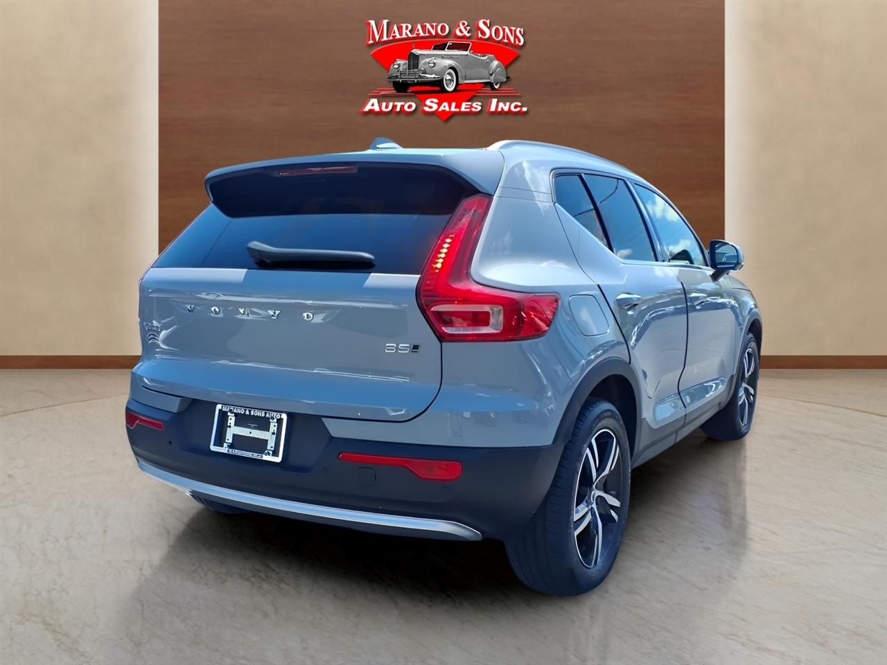 Volvo XC40 B5 AWD Core Bright Theme 2025