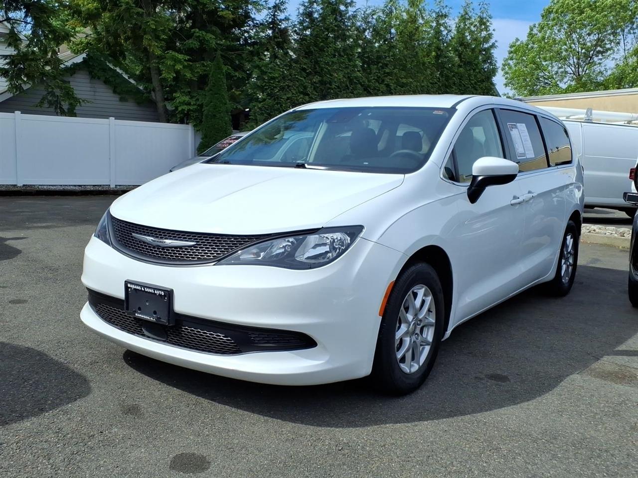 2023 Chrysler Voyager LX FWD