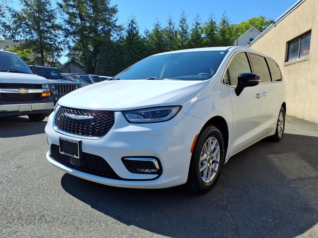 2024 Chrysler Pacifica Touring L FWD