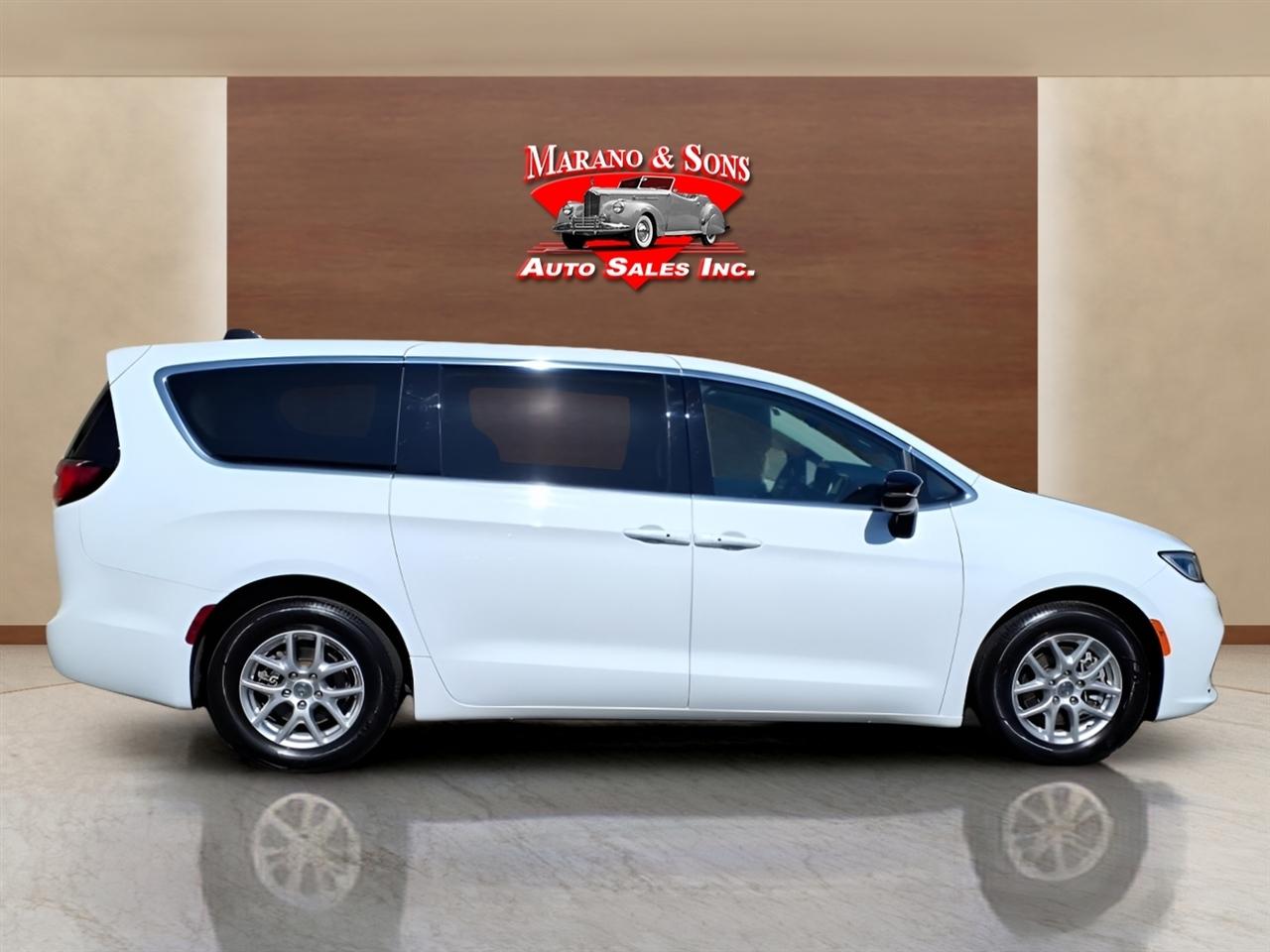 Chrysler Pacifica Touring L FWD 2024
