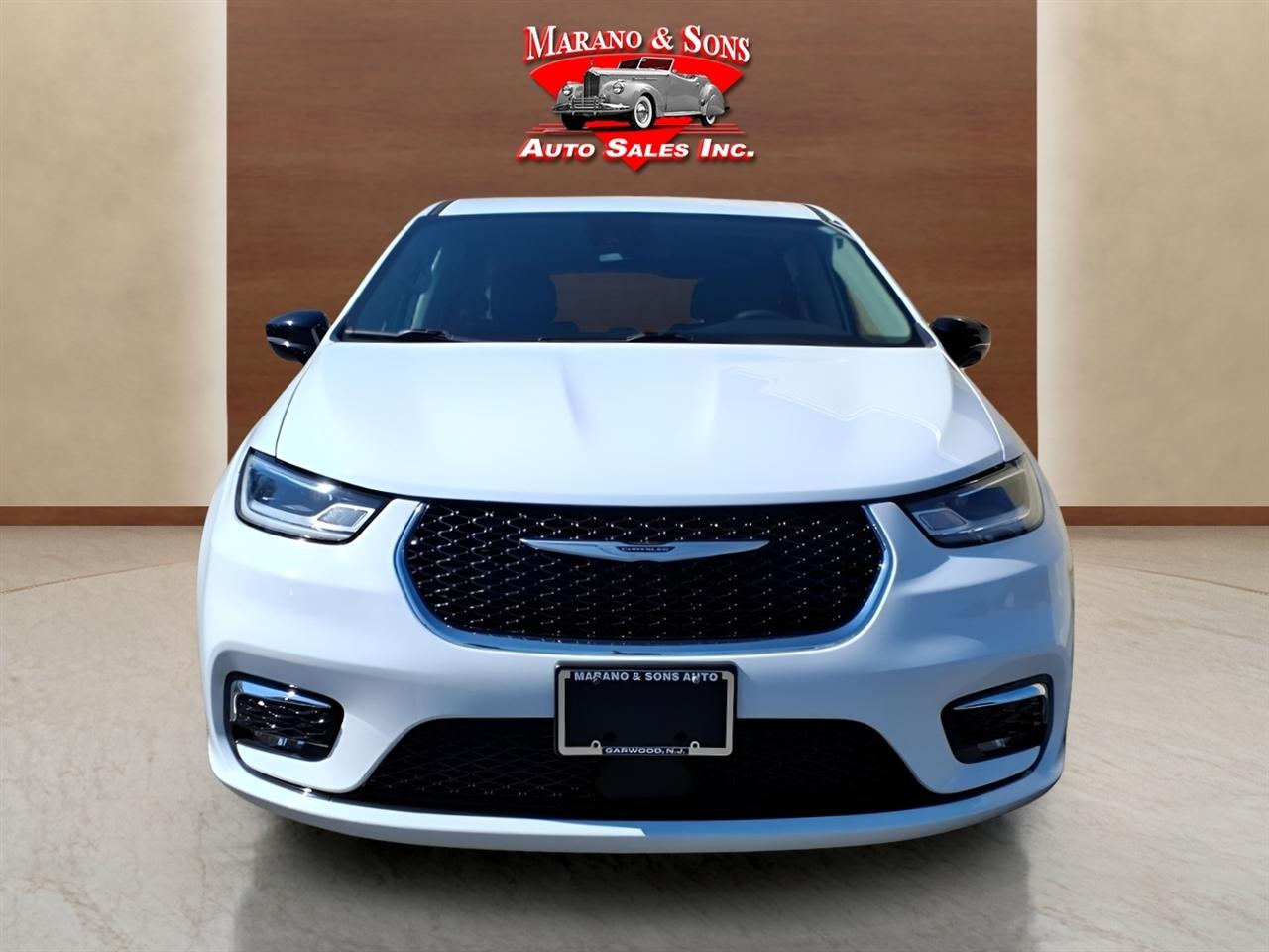 Chrysler Pacifica Touring L FWD 2024