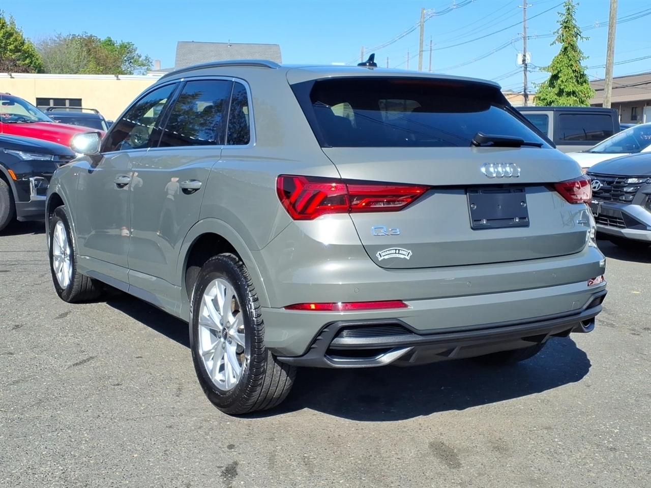 Audi Q3 S line Premium 45 TFSI quattro 2025