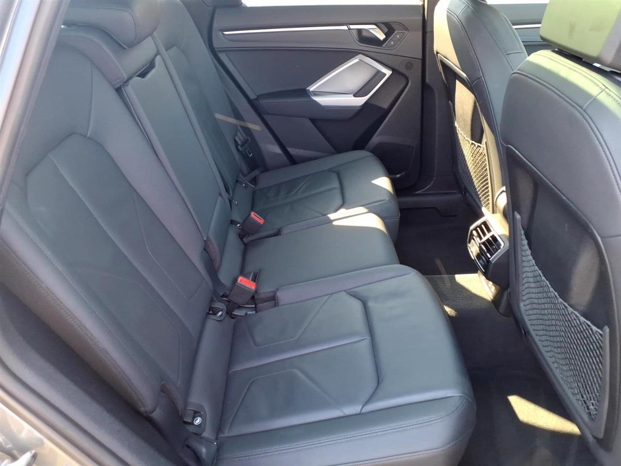 Audi Q3 S line Premium 45 TFSI quattro 2025