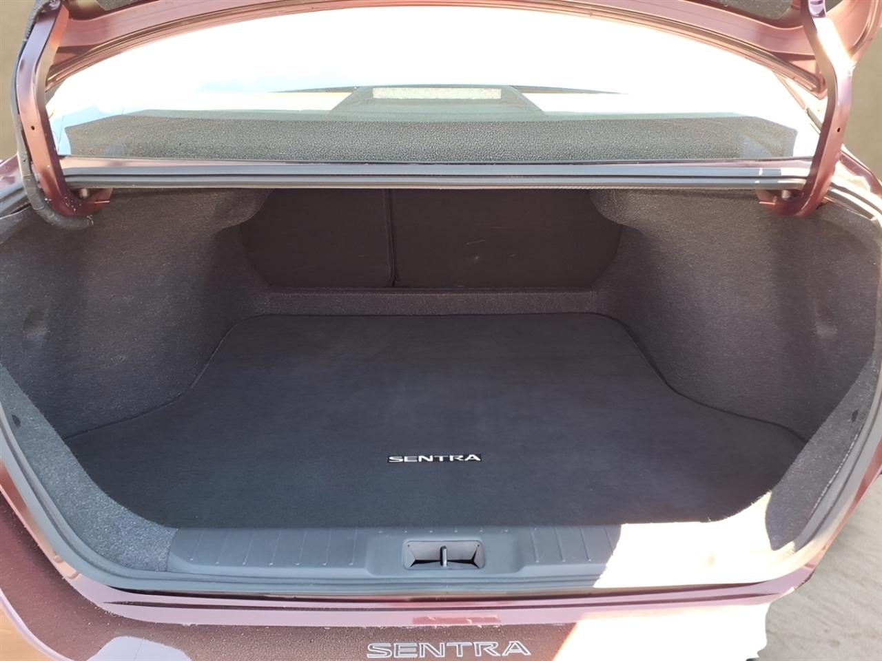 Nissan Sentra SV CVT 2020
