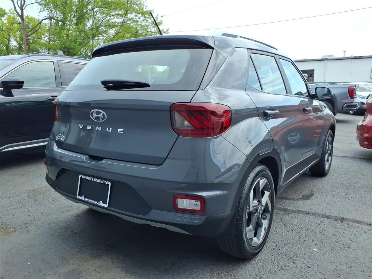 Hyundai Venue Limited IVT 2025