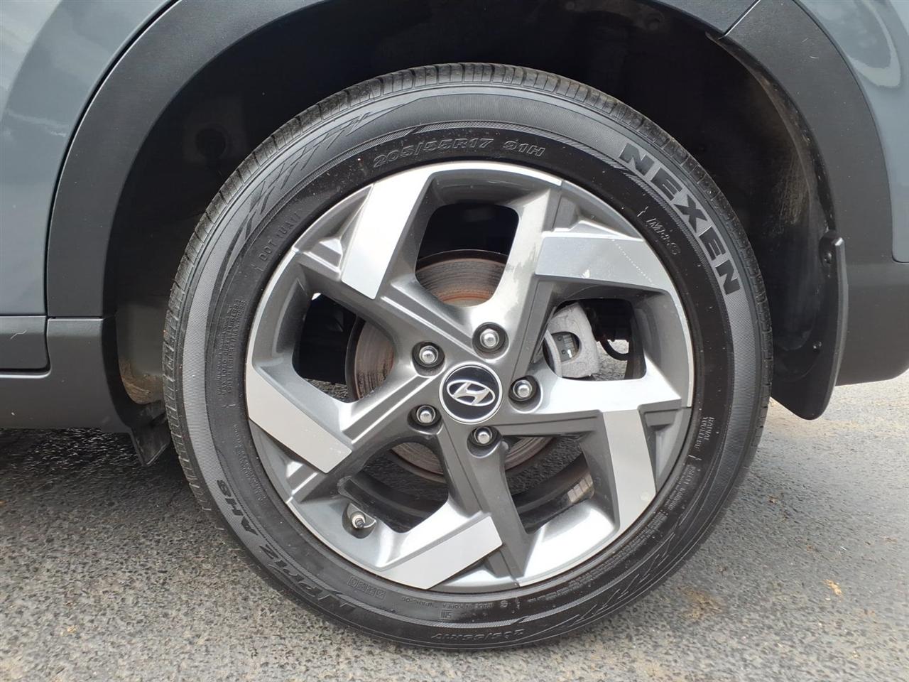 Hyundai Venue Limited IVT 2025