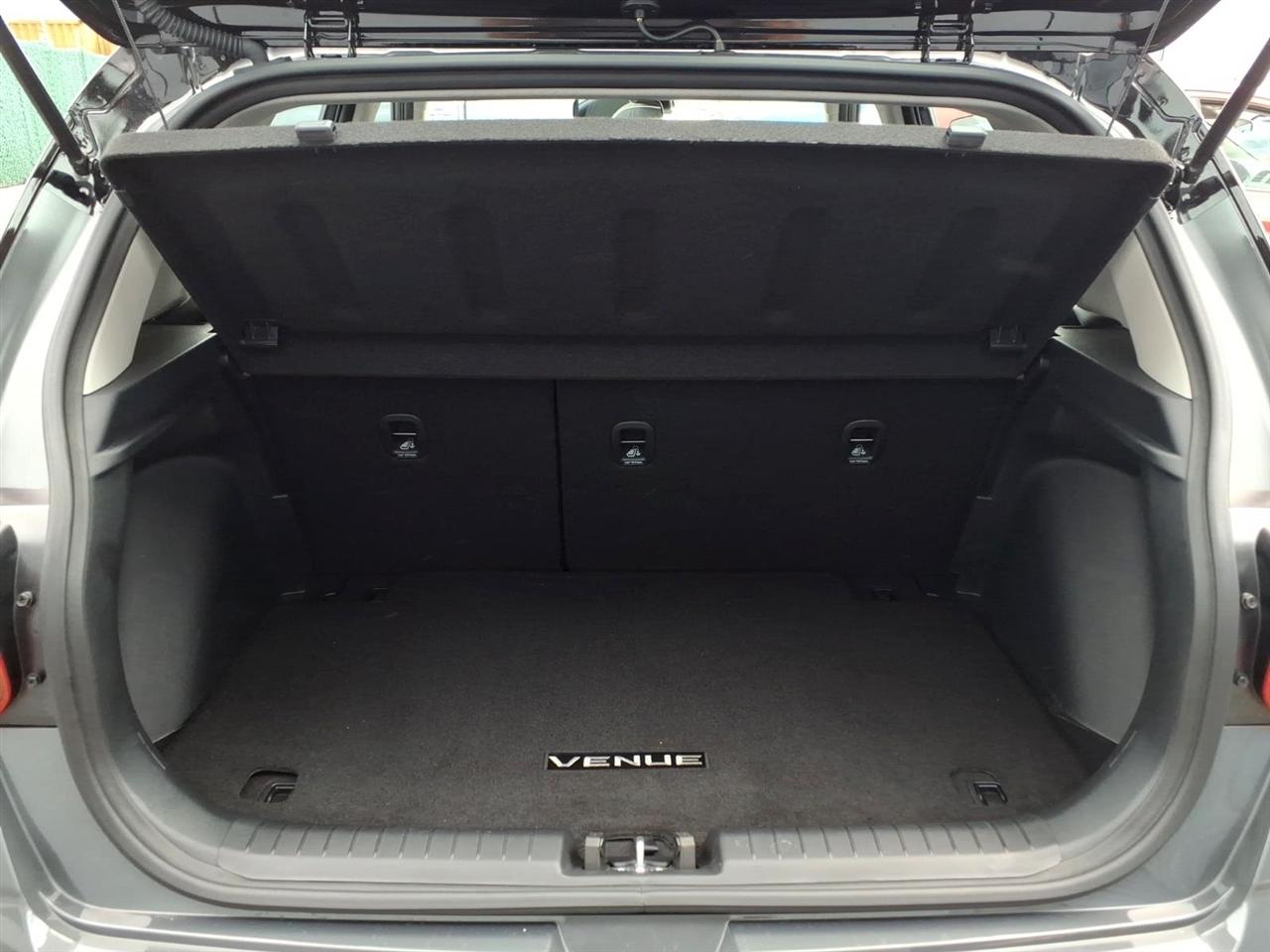 Hyundai Venue Limited IVT 2025