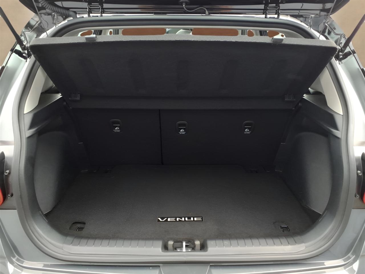 Hyundai Venue Limited IVT 2025