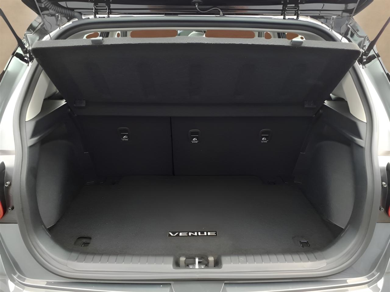 Hyundai Venue Limited IVT 2025