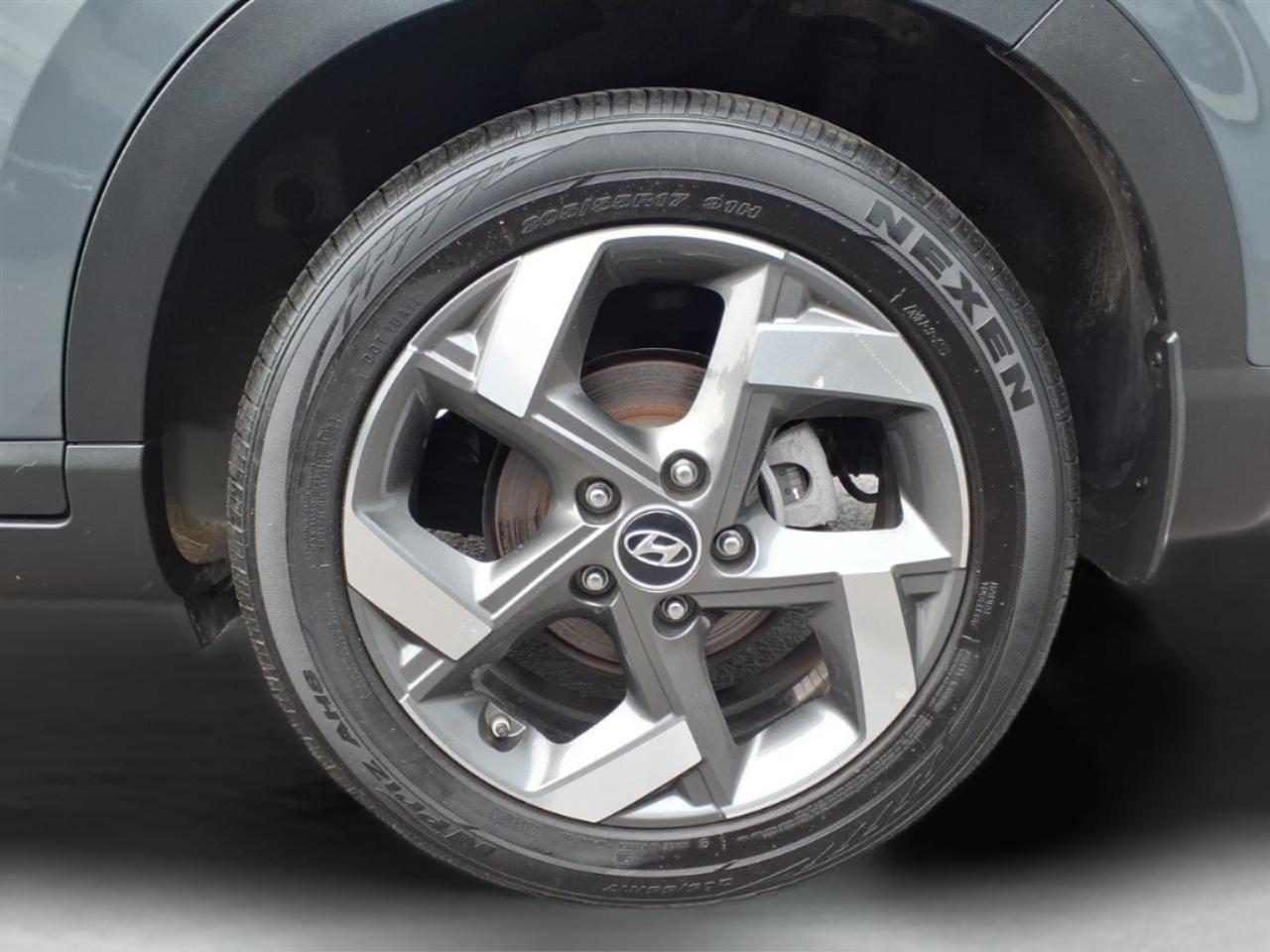 Hyundai Venue Limited IVT 2025
