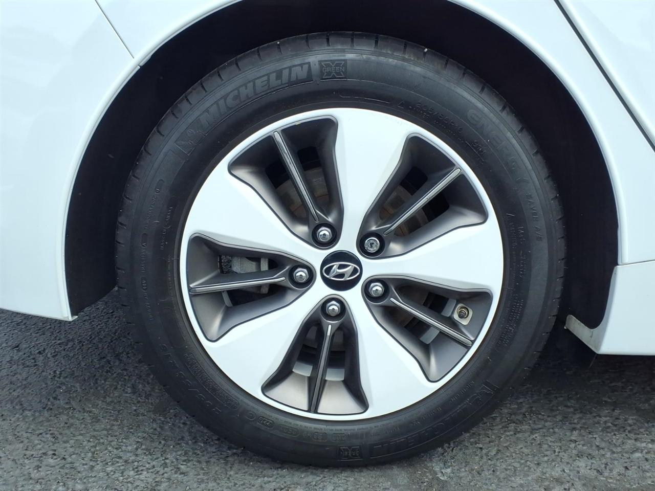 Hyundai Ioniq Plug-In Hybrid Limited Hatchback 2019