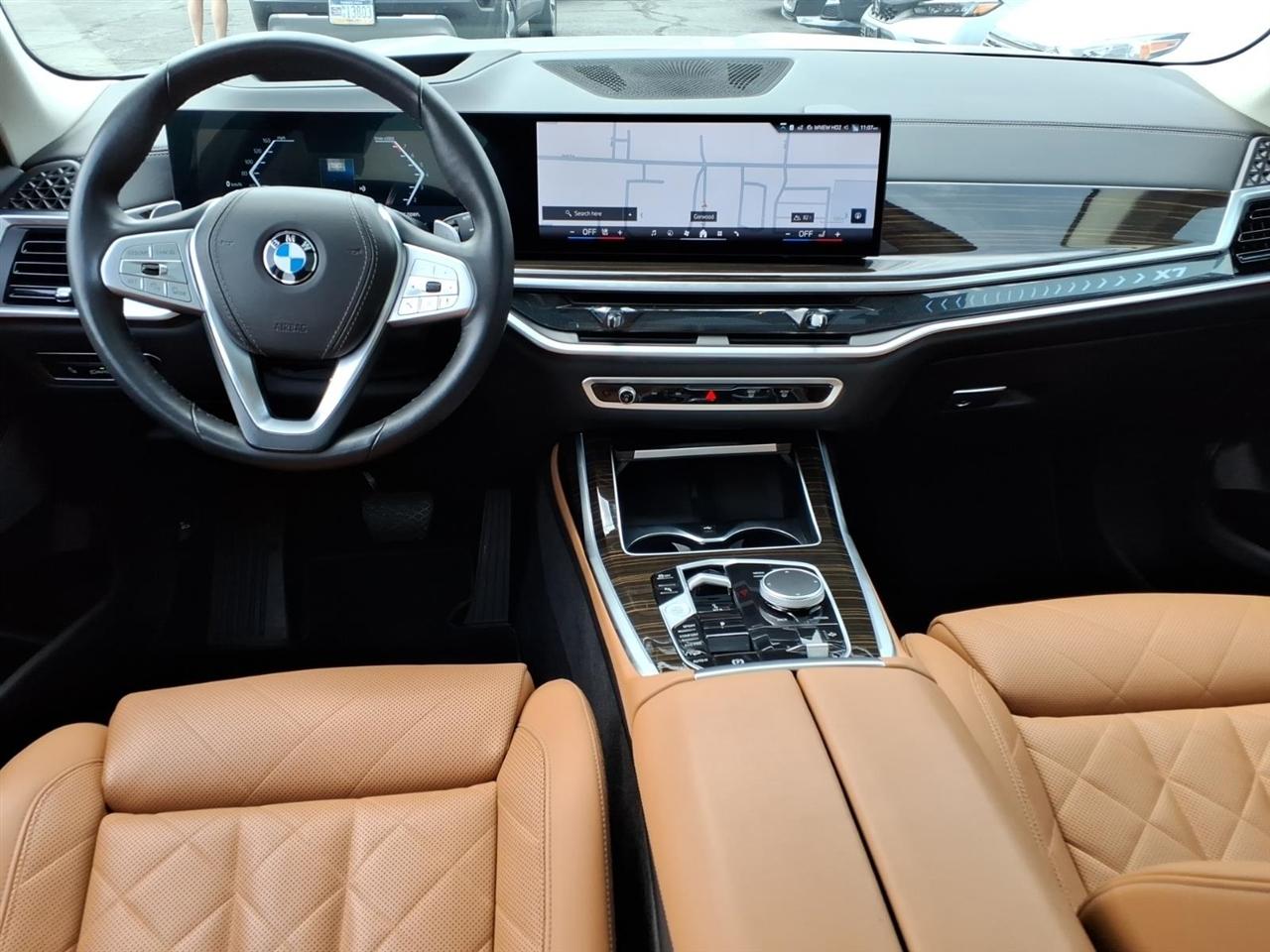 BMW X7 xDrive40i Sports Activity Vehicle 2025