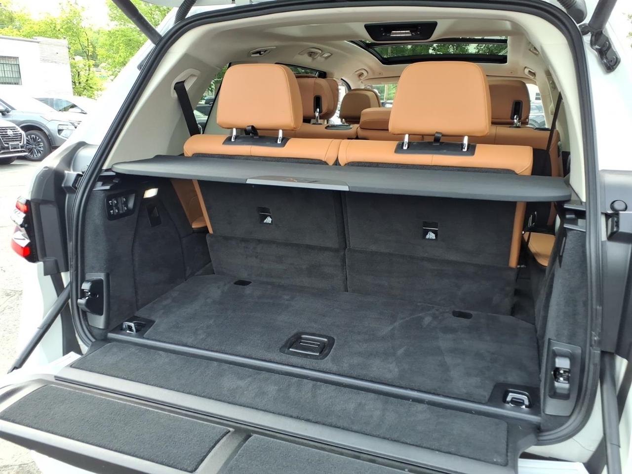 BMW X7 xDrive40i Sports Activity Vehicle 2025