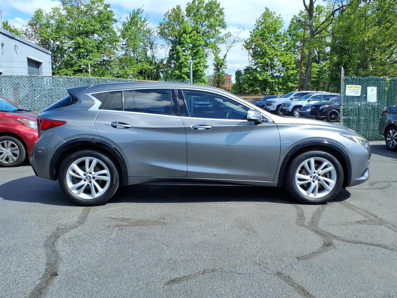 Infiniti QX30 2018.5 PURE FWD 2018