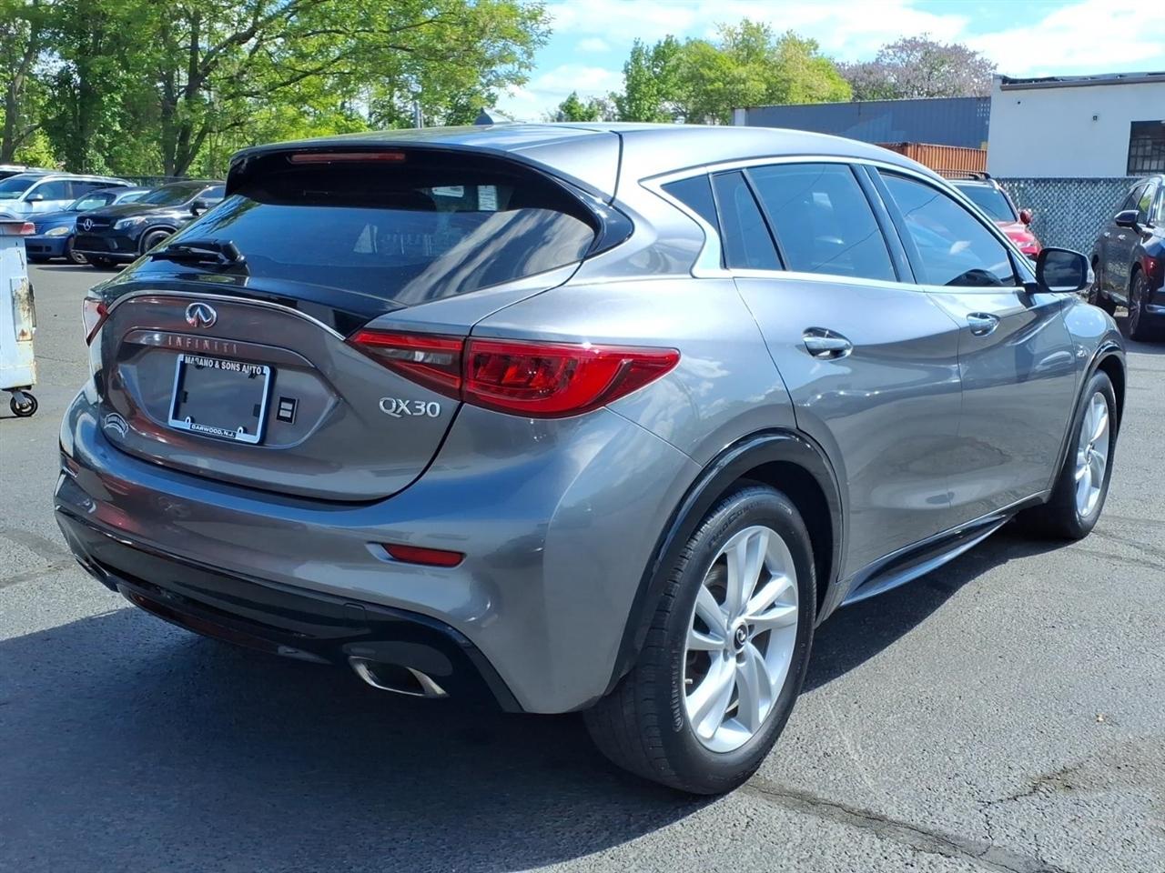Infiniti QX30 2018.5 PURE FWD 2018