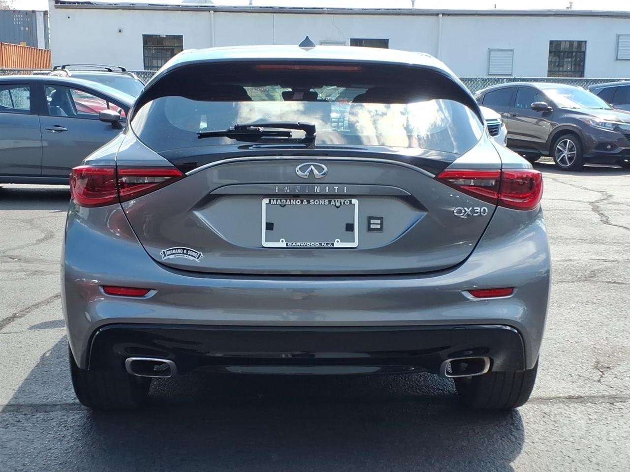 Infiniti QX30 2018.5 PURE FWD 2018