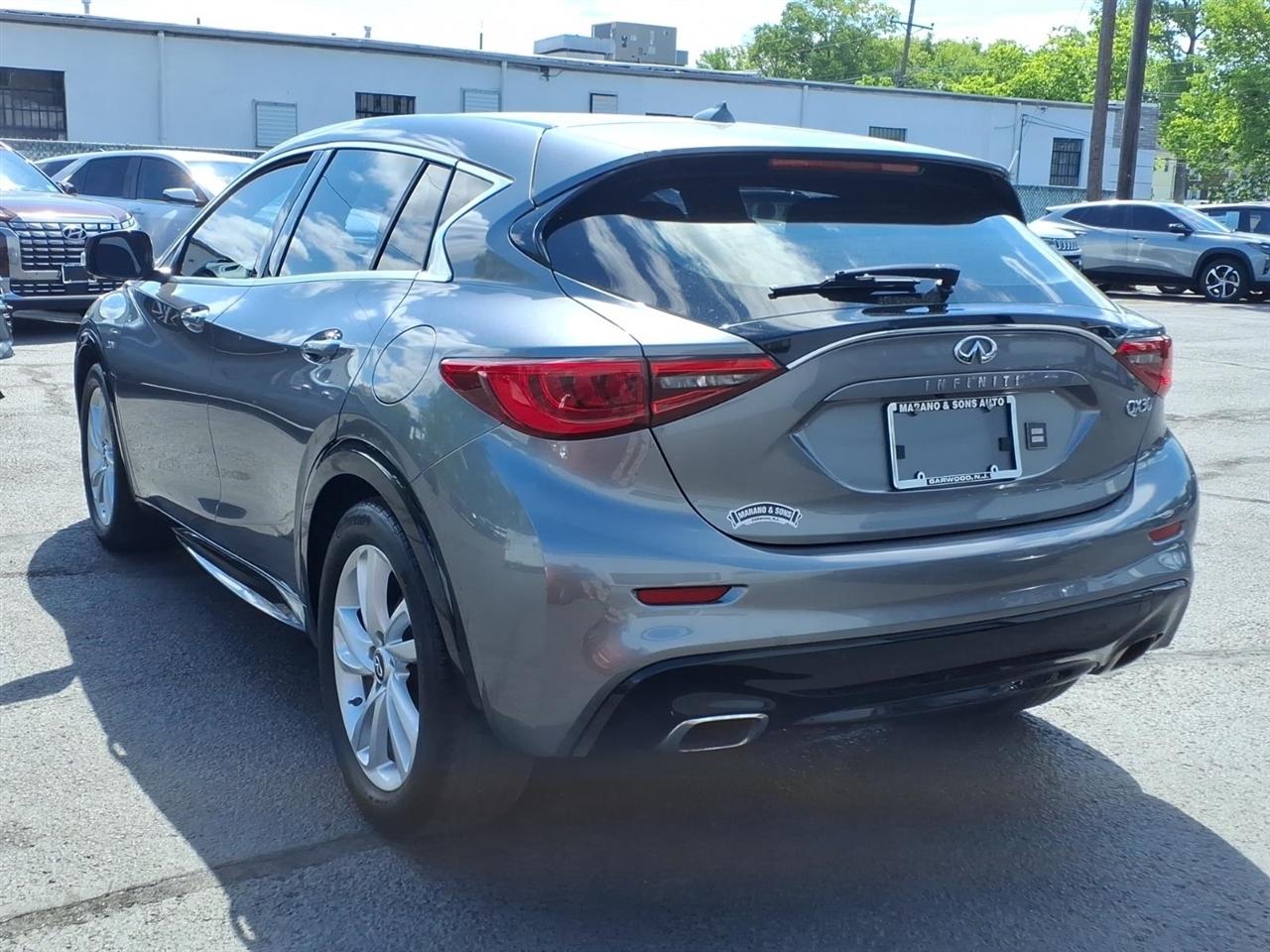 Infiniti QX30 2018.5 PURE FWD 2018