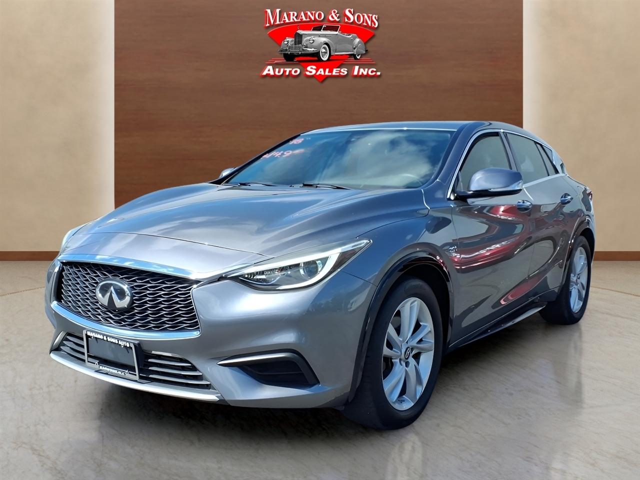 2018 INFINITI QX30 Pure's photo