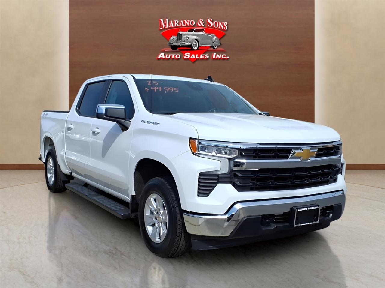 Chevrolet Silverado 1500 4WD Crew Cab 147" LT w/1LT 2025