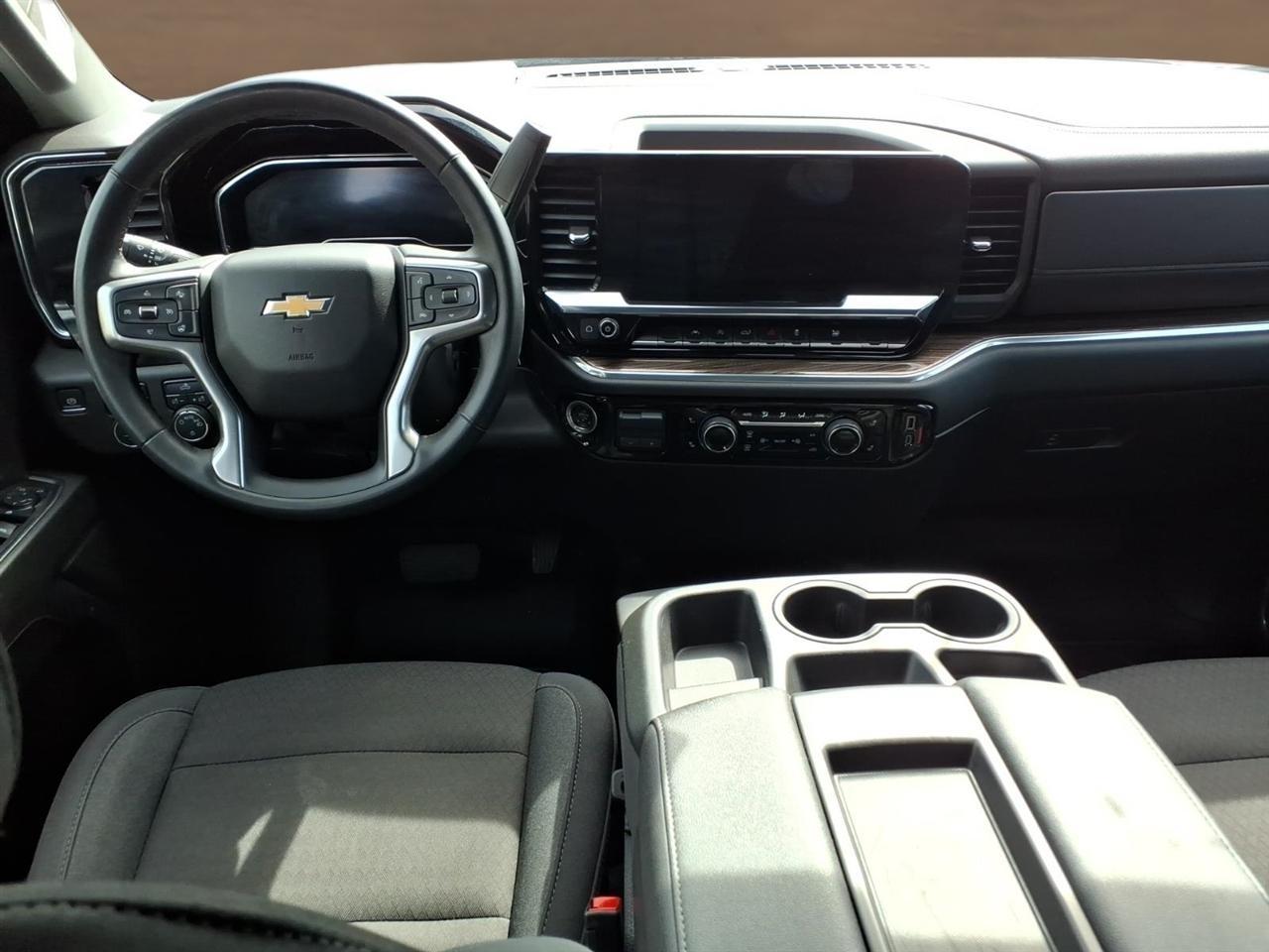 Chevrolet Silverado 1500 4WD Crew Cab 147" LT w/1LT 2025