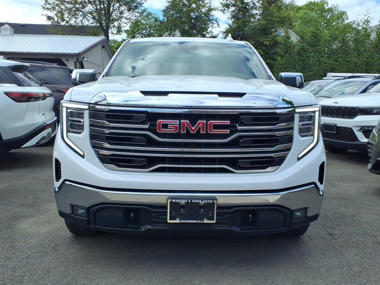 GMC Sierra 1500 4WD Crew Cab 147" SLT 2025
