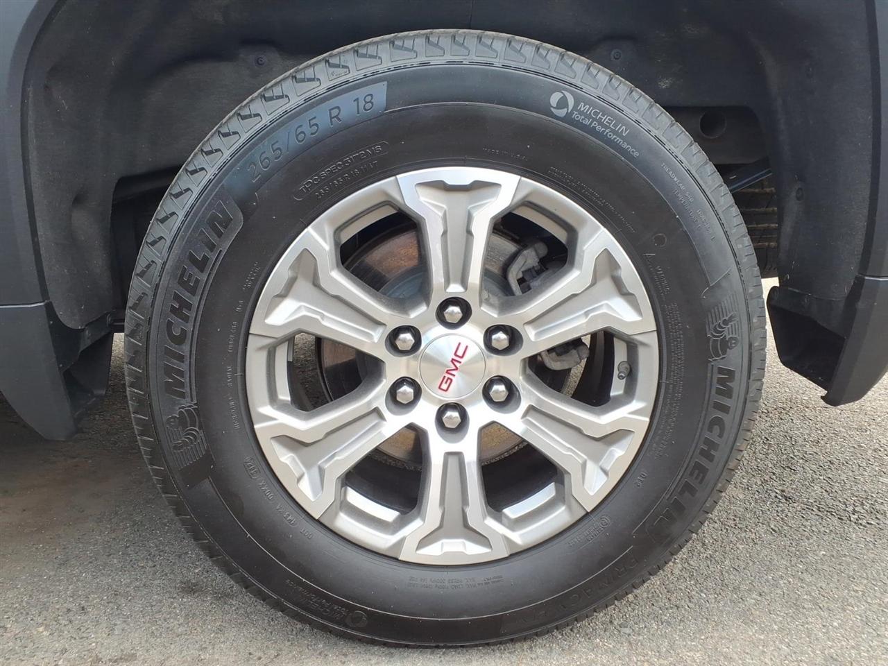 GMC Sierra 1500 4WD Crew Cab 147" SLT 2025